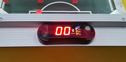 Kısa kenardaki dijital skor göstergesi